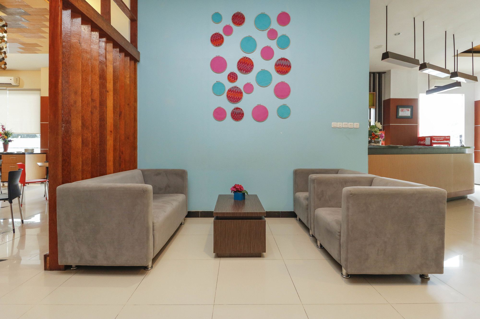 Reddoorz Plus Near Pantai Losari Makassar Exteriör bild