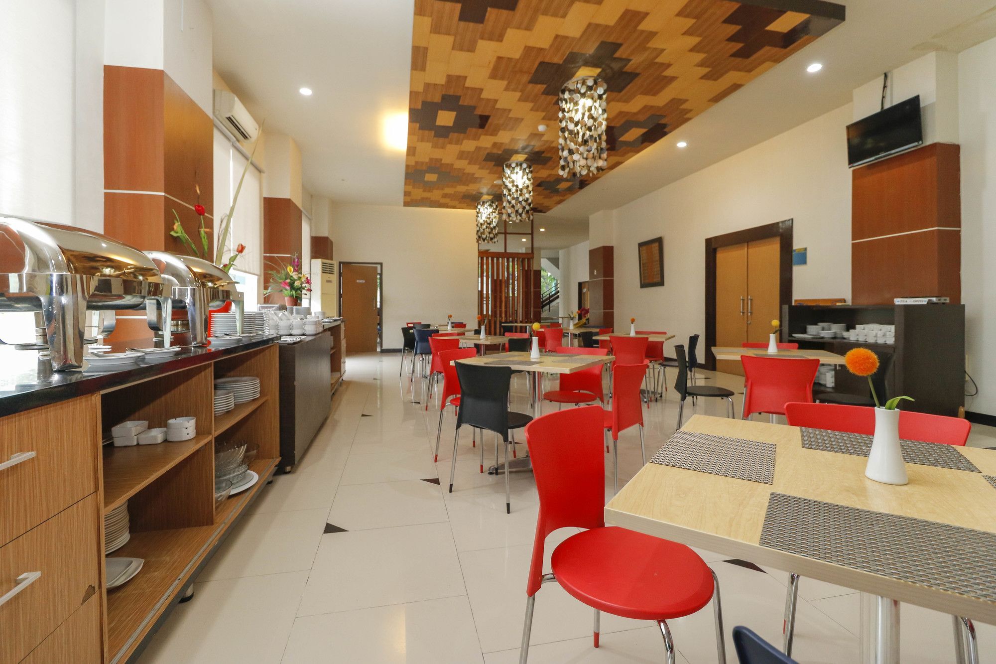 Reddoorz Plus Near Pantai Losari Makassar Exteriör bild