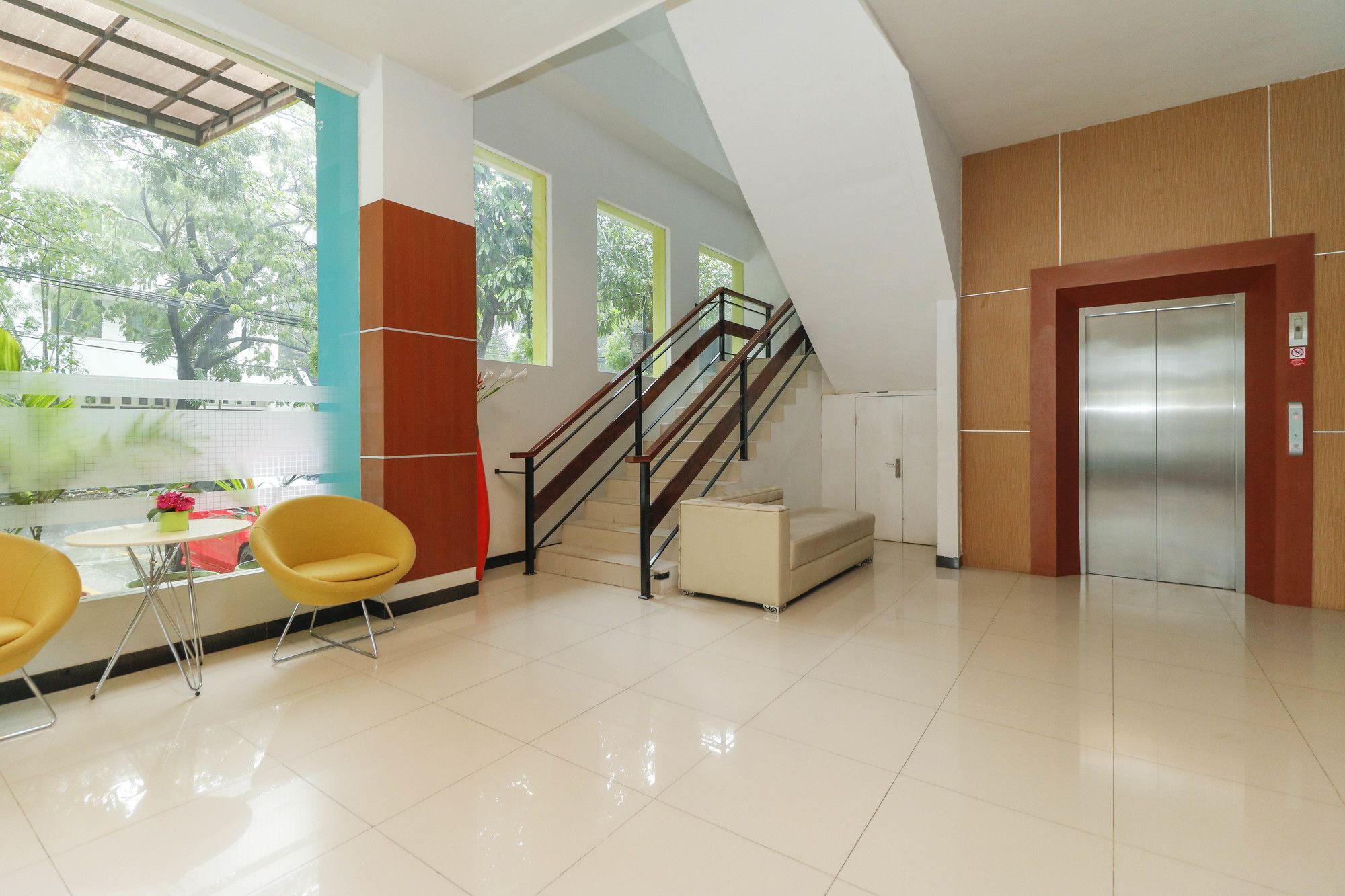 Reddoorz Plus Near Pantai Losari Makassar Exteriör bild